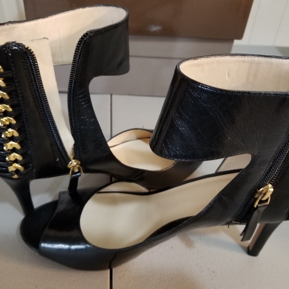 Beautiful Guess Sandal never worn - Picture 4 of 7